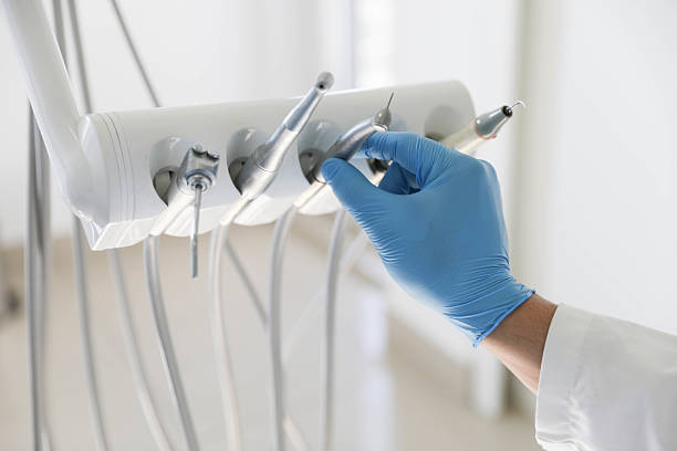 Professional Tooth Extraction technician working in Sunnyvale, TX